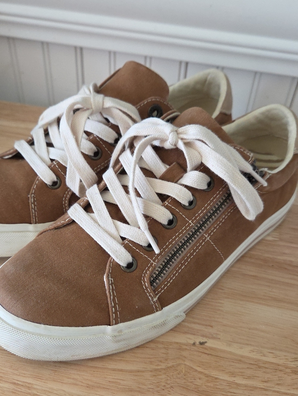 Taos Womens Z-Soul Sneakers 8.5w